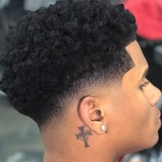 Afro Hair Fade, Temp Fade Haircut, Male Haircuts Curly, Drop Fade Haircut, Black Hair Cuts, Drop Fade, Low Fade Haircut