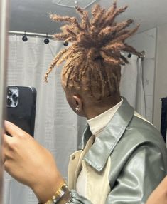 Dreads Short Hair, Bleached Hair Men, Dyed Hair Men, Hair Wrap Scarf, Dreadlock Style, Men Hair Color, Dreadlock Styles