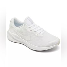 Brand New. Never Worn. I Ordered The Wrong Size: Original Box Not Included. White Sneakers Nike, Cute Running Shoes, White Nike Shoes, White Tennis Shoes, White Running Shoes, Best Running Shoes, Workout Shoes, Nike Shoes Women, Running Shoes Nike