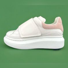 Alexander Mcqueen -Condition: Brand New Item With Original Box. -All Of Our Items Are 100% Authentic. -Size: Little Kids Eu 31 - Us 13 -Color: White / Pink -Model: Alexander Mcqueen Molly Oversize -Code: 587693 -These Leather Sneakers Are Sure To Keep Your Kid Comfortable. -Leather Upper. -Round Toe. -Touch-Fastener Strap. -Synthetic Sole. -Made In Italy. -Retails For $420.00 -Item Ships Out Within 24 Hours. Shoes Alexander Mcqueen, Alexander Mcqueen White, Pink Model, Mcqueen Shoes, Alexander Mcqueen Shoes, New Item, Leather Sneakers, Alexander Mcqueen