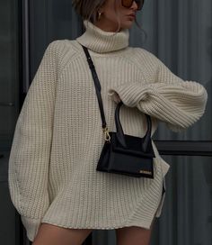 casual white sweater outfit black bag White Sweater Dress Outfit, White Sweater Outfit, White Sweater Dress, Sweater Dress Outfit, Sweater Outfit, Fall Winter Wardrobe, White Sweater, Dress Outfit, Black Bag