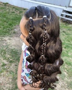 Kinder Graduation Hairstyles, Hairstyles For Kids With Curly Hair, Long Hairstyles For Girls Kids, Toddler Christmas Hairstyles, Disney Princess Hairstyles For Kids, Cute Thanksgiving Hairstyles For Kids, Disney Hairstyles For Kids, Cute Hairstyles For Curly Hair Kids, Kindergarten Graduation Hairstyles