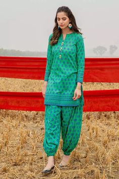 Traditional Kurtis For Women, Women Salwar Suit Design Cotton, Heram Pants Women Outfit, Afghani Suits Salwar Kameez, Afgani Suits Design, Afghani Pants Woman, Simple Indian Suits Cotton, Afgani Salwar Suit Design, Afgani Salwar Pattern