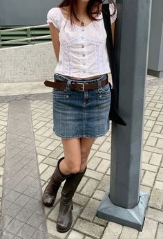 Miniskirt Outfits Denim, Summer Jean Skirt Outfits, Y2k Downtown Girl Outfits, Outfit Inspo School Summer, Jean Skirt Outfits Aesthetic, Downtown Summer Outfits, Downtown Girl Summer Outfits, Downtown Girl Summer, Buckle Boots Outfit