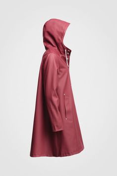 Stylish Raincoats For Women, Rain Coat Aesthetic, Stutterheim Raincoat Women, Long Single-breasted Fall Raincoat, Pink Hooded Winter Raincoat, Red Raincoat Aesthetic, Classic Long Single-breasted Raincoat, Stylish Raincoats, Bear Coat