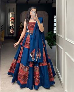 Cotton Lehenga Designs, Elegant Chinon Lehenga For Navratri, Traditional Designer Lehenga For Navratri, Elegant Party Lehenga For Navratri, Traditional Patterned Choli For Navratri, Traditional Chinon Lehenga For Navratri, Chaniya Choli Designs, Cotton Lehenga, Indian Wedding Lehenga