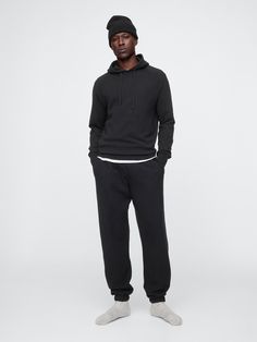 Supersoft cotton-blend joggers.  Elasticized waist with drawcords.  Front slant pockets.  Elasticized hem.  Fit: Classic.  An easy silhouette that fits close at the waist, and is relaxed through the hips and thigh.  Tapered ankle.  Models are 6′1″–6′2″ 185 cm–188 cm) with a 31″ 79 cm) waist & 32��–33″ 81 cm–84 cm) inseam & are wearing Gap Easy Silhouette, Plush Yarn, Joggers Black, Everyday Luxury, Brand Collaboration, Everyday Luxuries, Gap, Cashmere, Cotton Blend