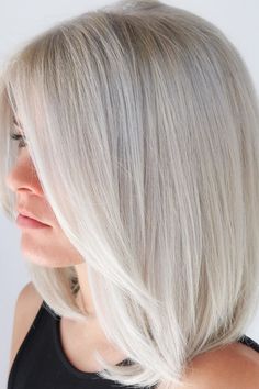 Ways To Style Straight Hair, Icy Platinum Blonde Hair, Blonde Hair Bob, Blonde Hair Color Shades, White Blonde Hair Color, Blonde Hair Colour Shades, Platinum Hair Color