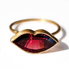 Garnet Rouge Baiser Ring Lips Ring, Tender Kiss, Dope Jewelry Accessories, Mommy Style, Dope Jewelry, Jewelry Lookbook, Bling Rings, Girly Jewelry, Jewelry Inspo