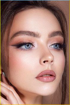 Pink Makeup Looks, Wedding Makeup Blue, Wedding Makeup For Blue Eyes, Wedding Eyes, Soft Eye Makeup, Mekap Mata, Wedding Eye Makeup, Classy Makeup