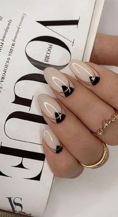 Short Nail Designs 2024, Bougie Nails, Unghie Sfumate, Nagellack Trends, Geometric Nail, Her Nails, White Nail, Neutral Nails