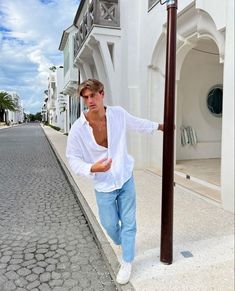 Linen Shirt Outfit, Vacation Outfits Men, Beach Outfit Men, Party Outfit Men, Summertime Outfits, Ibiza Outfits, Mens Summer Outfits