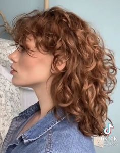 Curly Hair Shag, Hair Shag, Shag Mullet, Layered Curly Haircuts, Curly Shag Haircut, Shaggy Hairstyles, Short Permed Hair, Rocker Hair