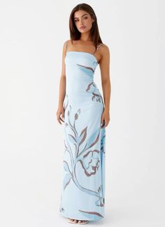 Pretty Long Casual Dresses, Wedding Guest Dress Summer 2025, Blue Beachy Dresses, Hi I Dresses, Blue Toile Dress, House Of Cb Blue Dress, Wedding Guest Mood Board, Beautiful Dresses To Wear To A Wedding As A Guest, Wedding Guest Dress Mexico