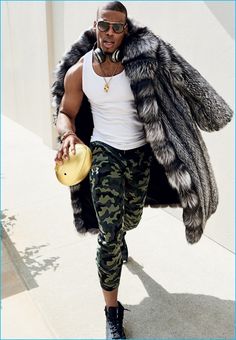 Rocking Dita sunglasses, Cam Newton sports a Marc Kaufman fur coat with Under… Men Fur Coat, Versace Pants, Versace Print, Bright Outfits, Cam Newton, Gq Magazine, Fox Fur Coat