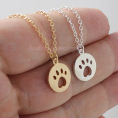 Claw Necklace Pet claw Necklace cat ,dog claw Boyfriend Charm Necklace Pet Lovers Necklace, Boyfrien Round Pendant Necklace With Paw Print For Gift, Gift Charm Necklace With Round Pendant, Gold Paw Print Jewelry For Best Friend, Gold Paw Print Jewelry For Best Friend Gift, Paw Print Round Pendant Jewelry As Gift, Paw Print Round Pendant Jewelry Gift, Paw Print Round Pendant Jewelry For Gift, Charm Necklaces With Lobster Clasp As A Gift, Adjustable Paw Print Jewelry As Gift