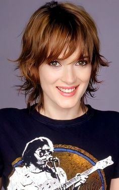 Winona Ryder Hair, Layered Short Haircut, Razor Cut Hairstyles, Razor Cuts, Flippy Hair, Razor Cut Hair, Winona Forever, Funky Short Hair, Short Shag Haircuts