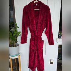 Nwot - Super Plush Soft Men's Robe Never Worn! Mens Red Robe, Garnet Red Color, Garnet Red, Red Garnet, Red Color, Garnet, Extra Large, Man Shop, Red