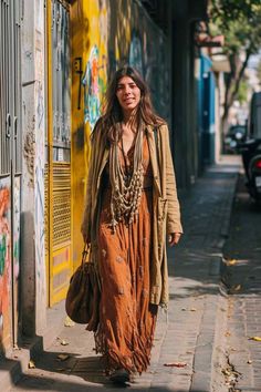 40 Hippie Chic Outfits that Blend Bohemian Rhapsody with Classic Tailoring (Concept Fashion) - Whatchawearing Wonderfruit Outfit, Boho Chic Outfits Bohemian, Matching Skirt And Blazer, Boat Outfits, Hippie Boho Outfits, Modern Bohemian Clothing, Boho Hippie Fashion, Look Hippie Chic