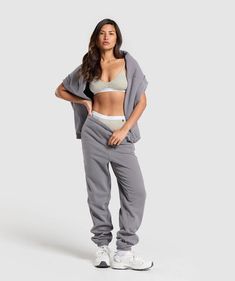 IN YOUR COSY ERA Meet your new wardrobe staples. Movie nights in, spilling the tea to your bestie, or a throw-on piece post-workout, we’ve got you covered with your new faves. Upgrade your rest day style to a ten. • Internal drawcord waistband to allow you to style these soft Joggers however you fancy • Open side pockets to carry your must-haves • Cuffed ankles for a flattering fit • Embroidered Sharkhead logo to the front and a raw edge patch logo on the back SIZE & FIT• Oversized fit• Mid- Gym Jacket, Soft Joggers, Rest Day, Gym Fits, Leggings Hoodie, Movie Nights, Fleece Joggers, Body Building Women, Jogger Sweatpants