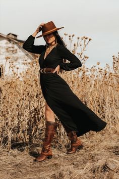 Country Chic Outfits, Look Hippie Chic, Western Photo, Look Boho Chic, Mode Hippie, Looks Country, Bohemian Mode, Western Style Outfits