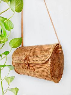 Browse our large collection of trendy 100% Handmade Natural Rattan Bag, Bali bags, straw bags, Rattan Shoulder Bags, Rattan Handbags made in Bali. Shop now & enjoy free shipping Worldwide Cylinder Bag, Rattan Handbags, Straw Purse, Bohemian Chic Fashion, Cowhide Rugs, Wicker Bags, Small Notebook, Rattan Bag, Cowhide Rug