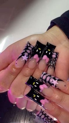 Halloween Birthday Nails Acrylic, Starfire Nails Designs, Y2k Bling Nails, Dark Theme Nails, Nails For Braiders, Juicy Couture Nails, Junk Nails Designs, Junk Nails Bling, Aesthetic Y2k Nails