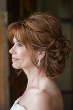 17 Simple & Stunning Hairstyles for the Mother of the Bride - NeedleStar Mother Of Bride Makeup, Mother Of The Bride Hairstyles, Bobbed Hairstyles With Fringe, Short Hair Updo Tutorial, Mom Haircuts, Wedding Hair Vine