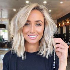 Textured Blunt Lob Short Blonde Lob Textured Bob, Long Blonde Hair With Money Piece, Lob Haircut With Side Part, Cool Blonde Lob, Bleach Blonde Lob, Choppy Shoulder Length Hairstyles, Mid To Short Length Hair, Lob Before And After, Collarbone Length Hair Styles