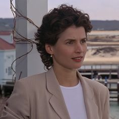 Julia Ormond Sabrina Fashion, Sabrina 1995 Outfits, Sabrina Movie 1995 Aesthetic, Sabrina 1995 Aesthetic, Julia Ormond Hair, Julia Ormond Sabrina, Sabrina Haircut, Sabrina 1995 Movie, Pixi Haircut