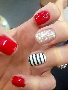 2015 nail art | help to decorate or style your nails add beauty to your nails to look ... Uga Nails, Red Nail Art Designs, Red Nail Art, Manicure Gel, New Nail Designs, Red Nail Designs, Taylor Swift Red, Nail Swag, Shellac Nails