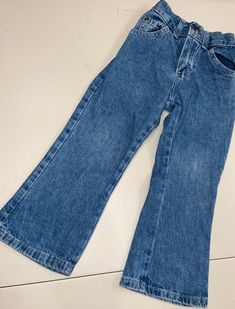 "Toddler girl elastic waist vintage jeans - labeled sz 4T true vintage runs small / length (top of waist to bottom leg) 23\" / elastic waist 8 1/2\"-10\" comfortably/ shows wear cozy & comfy (12)" Toddler Jeans, Vintage Toddler, Jean Vintage, Vintage Kids, Wide Jeans, Lee Jeans, Girls Jeans, Vintage Jeans, Toddler Girls