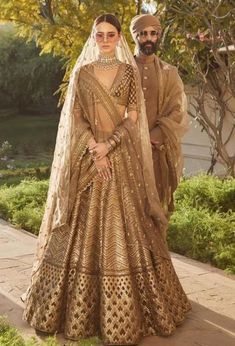 Sabyasachi Bridal Collection, Golden Bridal Lehenga, भारतीय दुल्हन संबंधी, Sabyasachi Collection, Lehenga Inspiration, डिजाइनर कपड़े, Sabyasachi Bridal, Latest Bridal Lehenga, Women Warriors