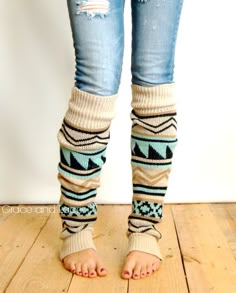 YES!!!! Love them very much...for Christmas please:) Aztec Leg Warmers - tribal print boot socks legwarmers - over the knee leg warmers - grace and lace Boots And Leg Warmers, Grace And Lace, Quoi Porter, Leg Warmer, Tan Boots, Boot Print, Rock Revival Jeans, Styl Boho, Fashion Hub