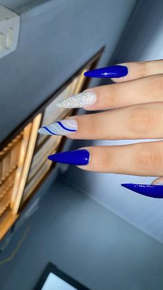 Nails Azul, Blue And Silver Nails, Red Ombre Nails, Molde F1, Matte Nails Design, Work Nails, Blush Nails