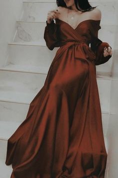 Yule Ball Dress Aesthetic Gryffindor, Yule Ball Dress Red, Dark Red Dress Long Elegant, Gryffindor Yule Ball Gowns, Red Gown Aesthetic, Ethereal Dress Aesthetic, Ball Dresses Red, Royal Dress Aesthetic, Dark Academia Gown