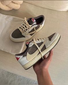 Aj 1 Low, Nike Travis Scott, Reverse Mocha, Replica Sneakers, Pretty Shoes Sneakers, Guys Clothing Styles