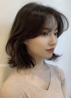 Short Hair With Wispy Bangs Korean, Short Haircuts For Women Shoulder Length Straight, Hair Cut To Shoulders, Asian Layered Short Hair, Asian Haircut Short Layered, Short No Layers Haircut, Cute Shoulder Length Haircuts With Bangs, Medium Hair Bangs Round Face, Korean Short Wavy Hair