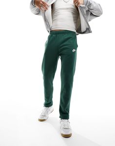 Joggers by Nike Can't go wrong in sweats Elasticized waistband Side pockets Nike embroidery detail Regular, tapered fit Nike Air Max Jordan, Casual Joggers, Fitted Joggers, Fleece Sweatpants, Jumpsuit Shorts Rompers, Fleece Joggers, New Nike, Maxi Dress Trend, Leggings Shop