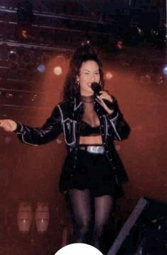 hello i am new to the Selena fp:) Selena Costume, Selena Quintanilla Birthday, Selena Quintanilla Perez, Outfit 90s, 90s Fashion Outfits, Selena Quintanilla