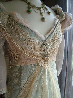 Original Handmade Vintage Inspired Cinderella "Ever After Breathe" Wedding gown Victorian Empire Style.   WOW !! Detail Couture, Old Dress, Lindy Hop, Exquisite Gowns, Vintage Gowns, Vintage Mode, Empire Style, Vestidos Vintage, Edwardian Fashion