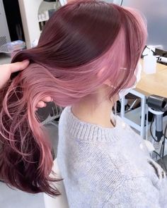 Two Colour Hair Dye, Hair Colors That Look Good With Blue Eyes, Good Hair Color Combos, Crown Hair Dye, Baby Pink Peekaboo Hair, Cassis Pink Hair, Cool Hair Ideas Color, Two Toned Hair Pink, Tension Free Natural Hairstyles