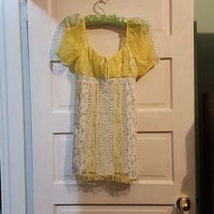 Bnwt For Love And Lemons Yellow And White Floral Lace Mini Dress. Size Small, But Can Fit A Fl&L Medium. Originally Purchased From Free People For $312. Stunning And Sweet Mini, With A Ruched Bodice And A Small Bow. Open To Offers, Please No Lowballs Yellow Short Sleeve Dress With Lace Trim, Yellow Lace Trim Short Sleeve Dress, Spring Yellow Lace Mini Dress, Yellow Lace Mini Dress For Summer, Yellow Lace Dress For Brunch, Yellow Lace Mini Dress, Yellow Short Sleeve Mini Dress For Party, Fancy Fashion, Lemon Dress