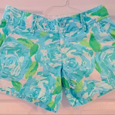 Beautiful Lilly Callahan Shorts. Nwot Another Purchase For My Teenager Who Rips The Tags Off And Never Worn. Blue Floral Print Cotton Shorts, Lilly Pulitzer Shorts, First Impression, Trinidad And Tobago, Swim Trunk, Lilly Pulitzer, Casual Shorts, Blue Green, Color Blue