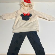 New With Tags 18 Mths Cream Fleece Velvety Hoodie & Pants - Both With Minnie Mouse Decor Cute Mickey Mouse Hoodie For Winter, Minnie Mouse Decor, Minnie Mouse Decorations, Minnie Outfit, Minnie Mouse Hoodie, Girls Halloween Outfits, Minnie Mouse Outfits, Minnie Mouse Dress, Hoodie Pants