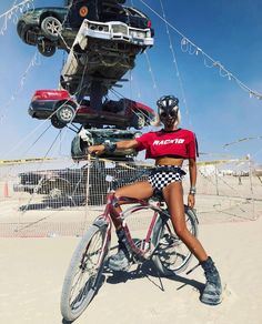 Burning Man Bike Ideas, Burning Man Celebrities, Burning Girl, Burning Man 2022 Outfits, Burning Man Girls, Burner Girls, Burning Man Images, Burning Man Vehicles, Burning Man Bicycles