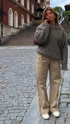 Neutral fall outfit  • Chunky knit sweater  • Sweater  • Tan outfit  • Tan top  • Neutral top  • Cozy sweater  • Pants  • Trousers  • Beige pants  • Tan pants  • Fall tops  • Fall outfits  • Fall style  • Cozy style  • Casual fall outfit  • Casual pants  • Business casual  • Business outfit Matilda Djerf Style, Ny Trip, College Fits, Matilda Djerf, Stockholm Style, Beige Pants, Style 2023