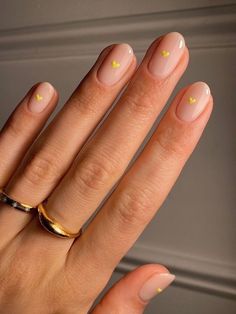 Yellow Nails Design, Minimal Nails Art, Yellow Nail, Nude Nail Designs, Nagel Tips, Minimal Nails, Cute Summer Nails, Cute Gel Nails