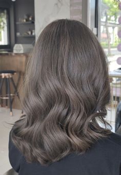 Ash Brown Lob Hair, Chocolate Ashy Brown Hair, Cool Ashy Brown Hair, Grey Ash Hair, Short Ashy Brown Hair, Ashy Brown Hair Color, Dark Ash Brown Hair Color, Dusty Brown Hair, Ash Brunette Hair