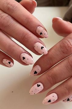 The best Valentine's Day nail ideas including fun designs for valentine nails for gel nails, acrylic and natural nails. Ideas For Gel Nails, Natural Almond Nails, Gold Stiletto Nails, Manicure Images, White Almond Nails, Usa Nails, Heart Nail Designs, Valentine Nails, Nail Designs Valentines